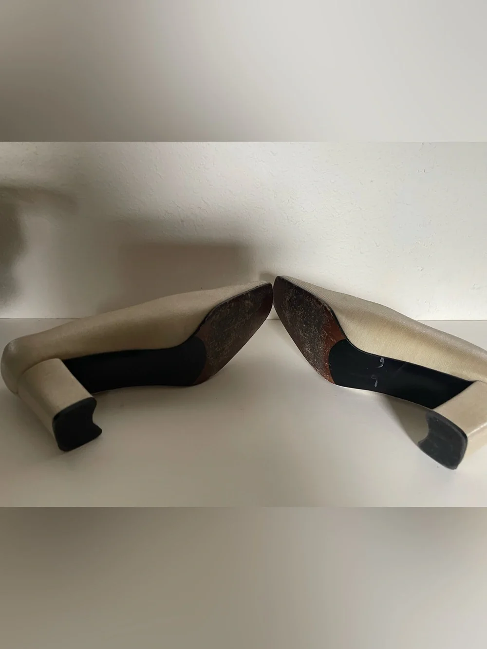 Stuart‎ Weitzman Champagne Satin Square Toe Block Heel Pumps Womens